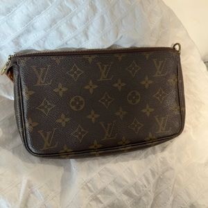 Louis Vuitton Vintage Pochette